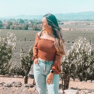 Meet your Posher, Felicia